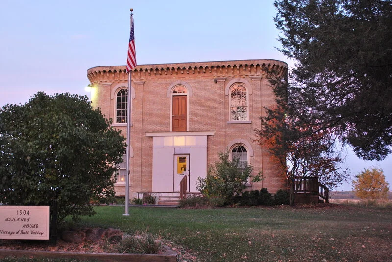 Unearthing Illinois: A Journey Through the State's Eerie and Historical Haunts